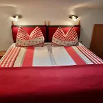 Neurauter Apartment *